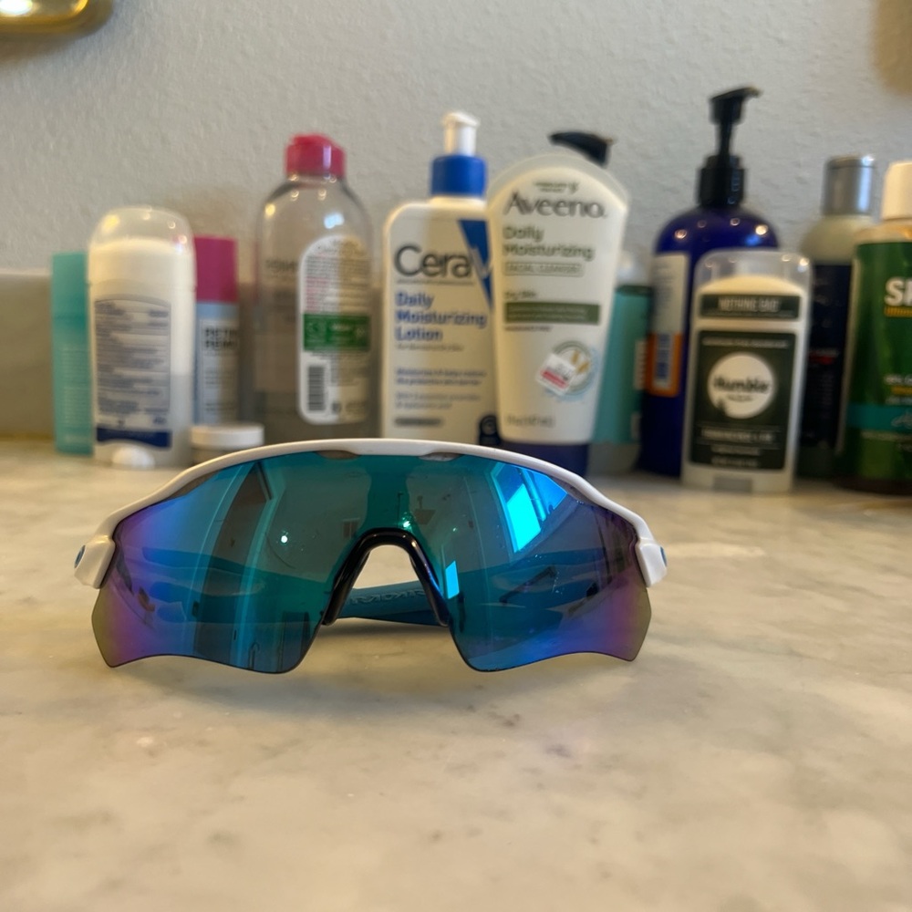 brand new blue Oakley sunglasses for beach, volleyball or baseball (unisex)